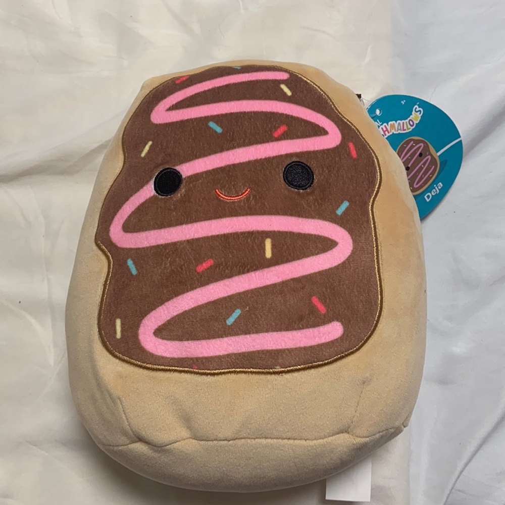 Deja Squishmallow